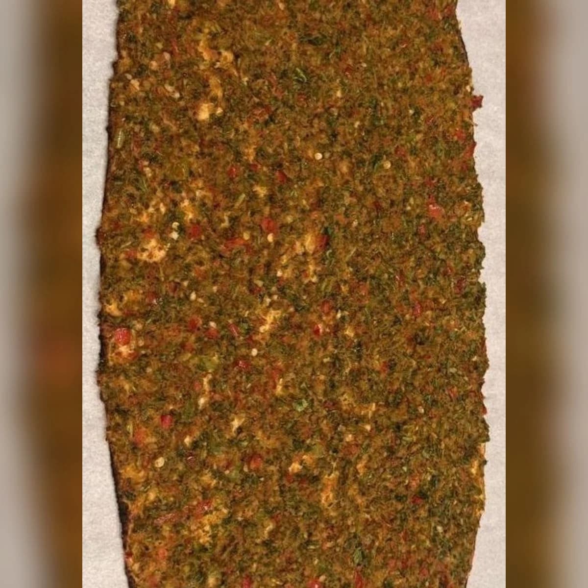 Sarımsaklı Acılı Antep Lahmacun